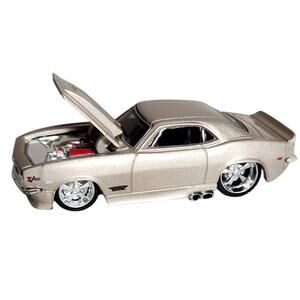 Maisto 1968 Chevrolet Camaro Metallic Silver W/ Opening Hood & Rubber Tires 1:64